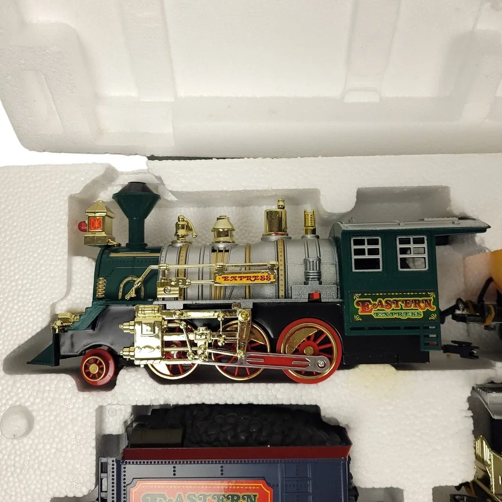 Eastern Express Train Set Battery Operated Xiesheny #10222 w/ 16 Pcs Track NOB
